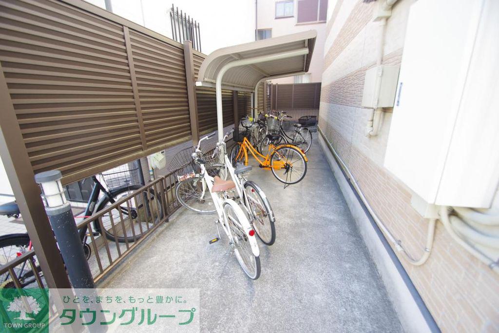レオパレスガラクシアース