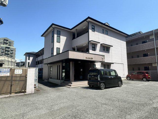 ベージュ緑井
