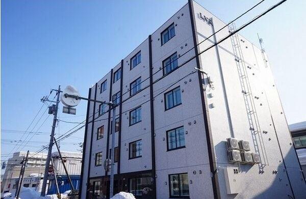 地下鉄南北線 南平岸駅 徒歩10分 5階建 築5年