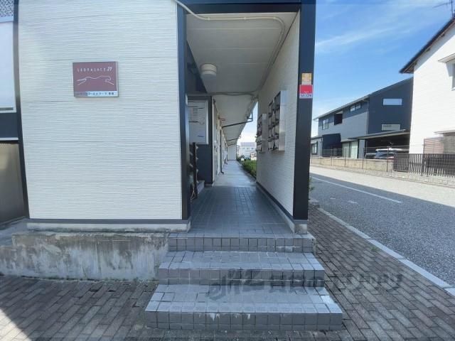 レオパレステルヌーラ彦根