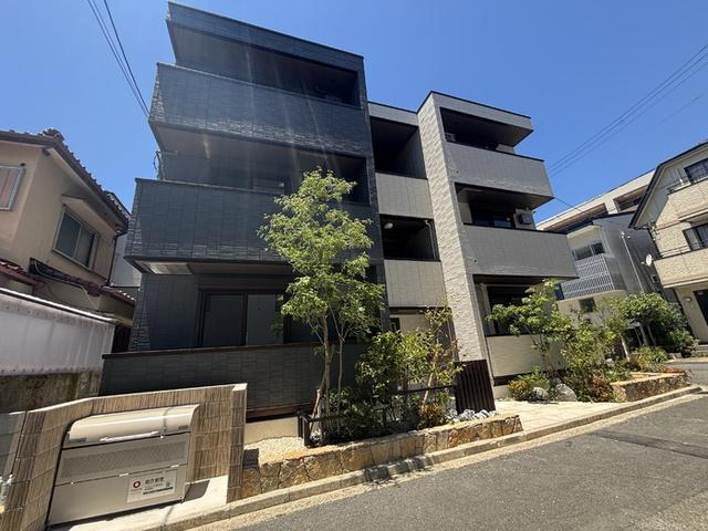 CALMCOURT門戸