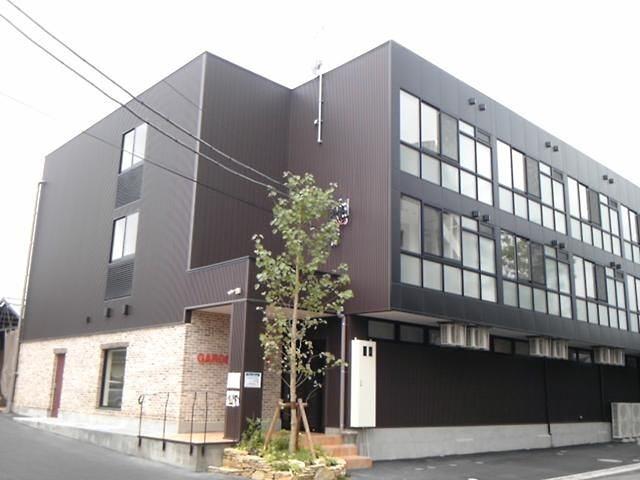 GARDENS FLAT