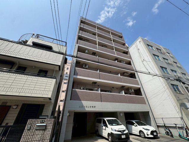 EIGHT KOBE