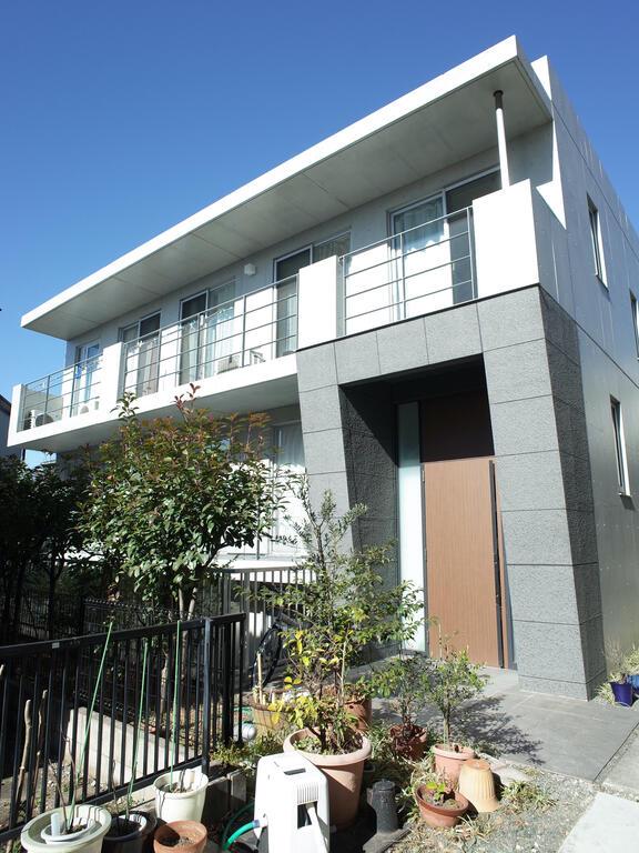 HT RESIDENCE