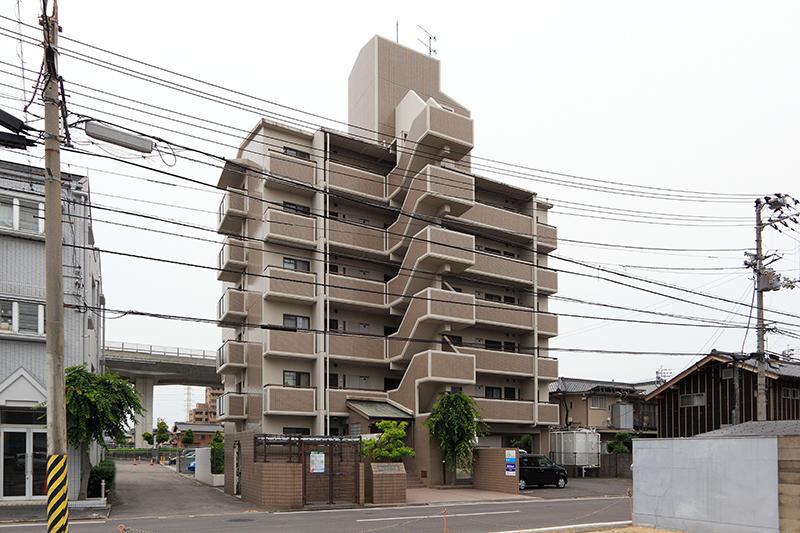 クレスト三条