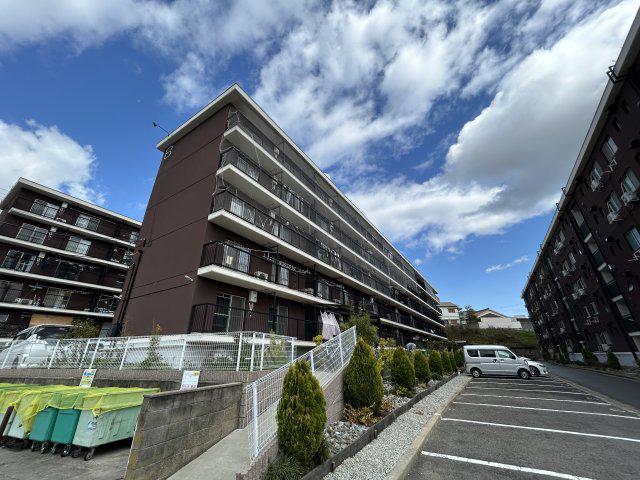 高津橋農住団地B棟