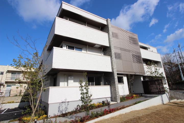 ソワニエ千里藤白台