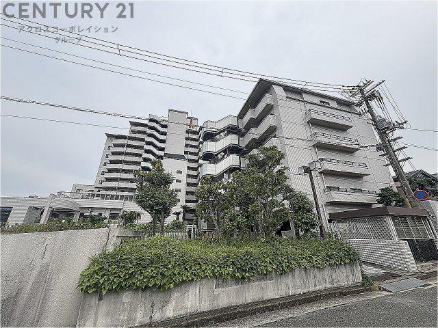 ユニベール宝塚(4LDK/6階)