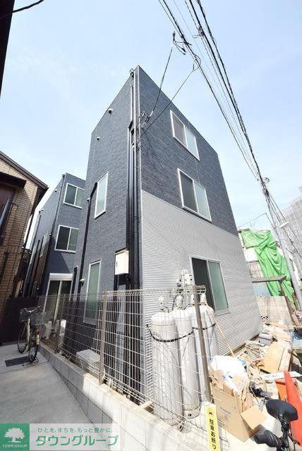 ALLEY HOUSE