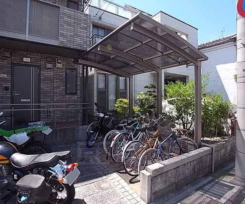 アジュール北白川