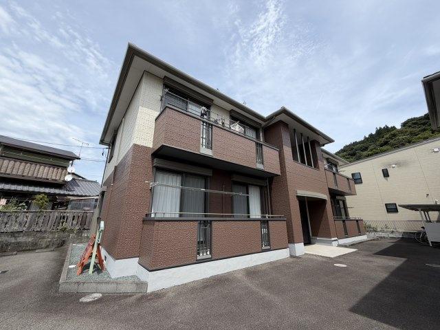 バリュージュ上伝馬 A