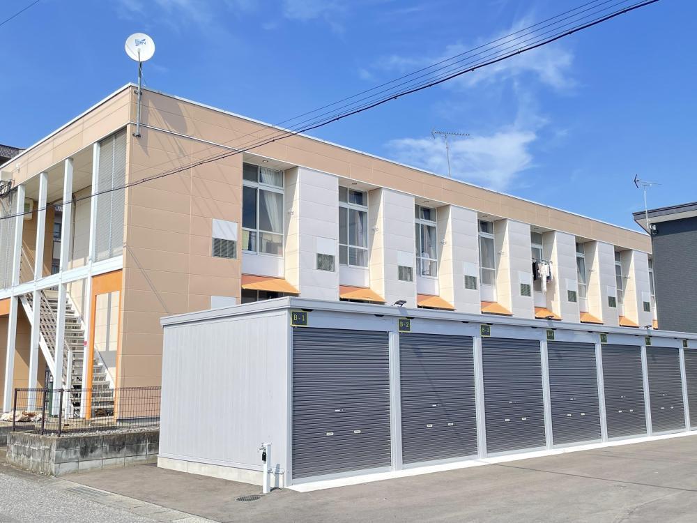 ガレージテラス(1K/2階)