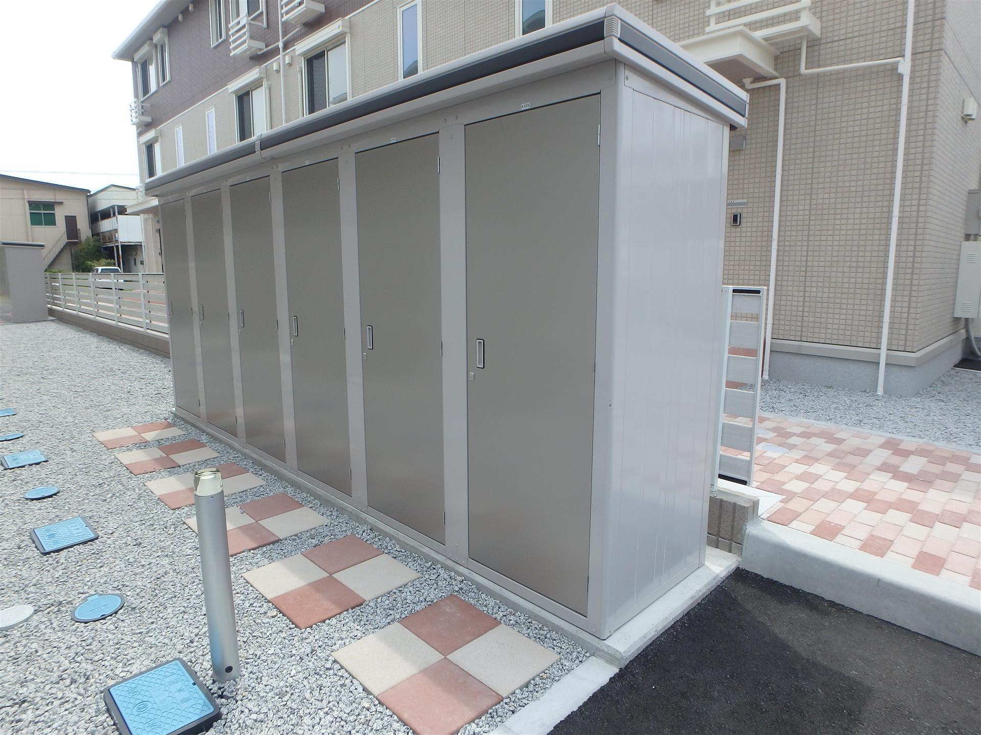 イーストパレス