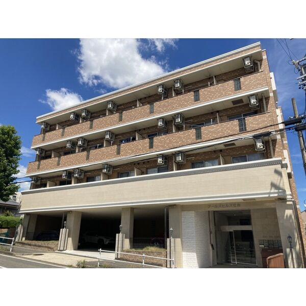 アールズヒルズ社台