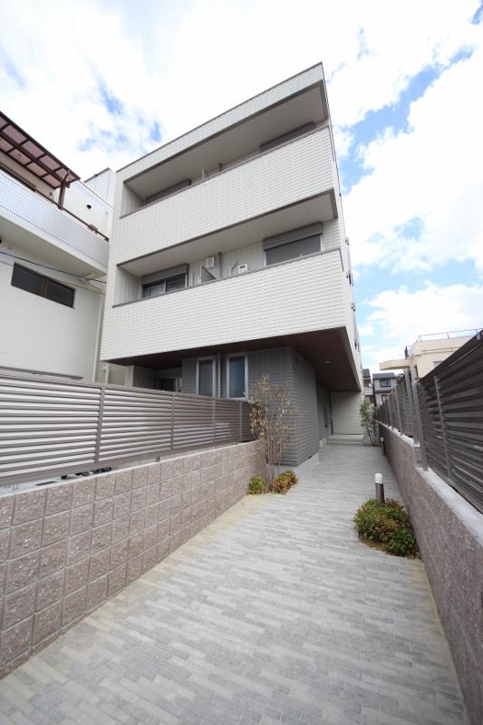 S RESIDENCE
