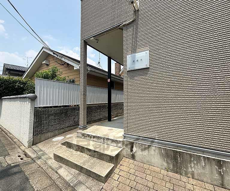 レオパレスダボス