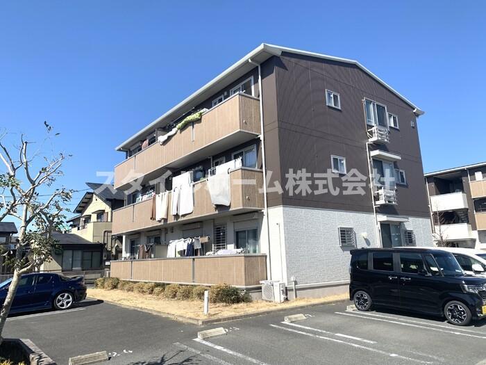 D-ROOMOMODAKA B棟