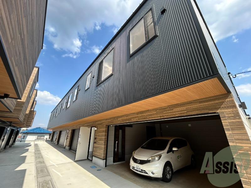 GARAGE VILLA SHIVERS A