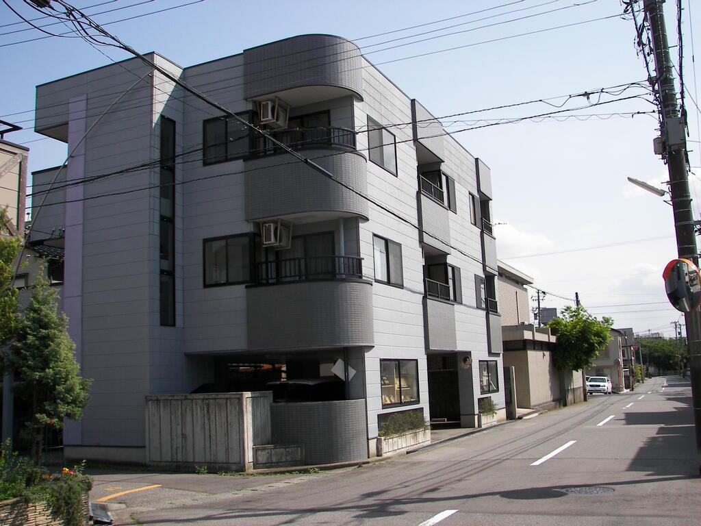 ルームズイシザキ