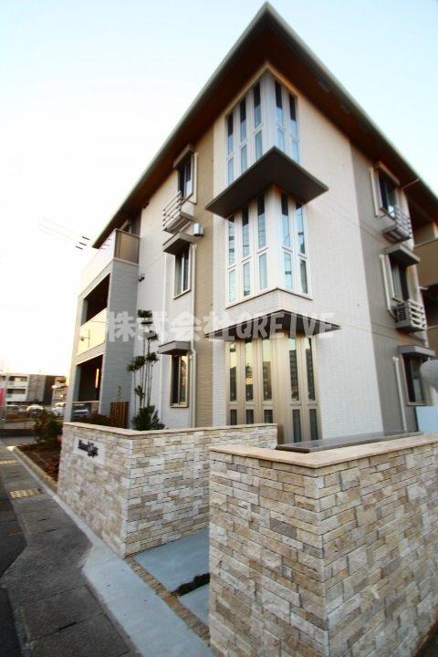 MAISON CLAIR