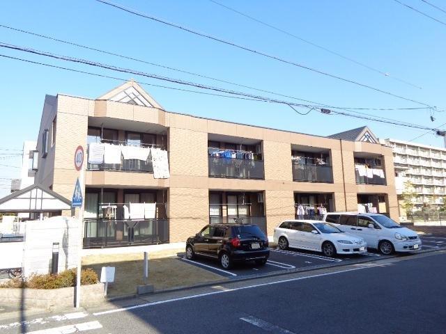 コンフォース西前田