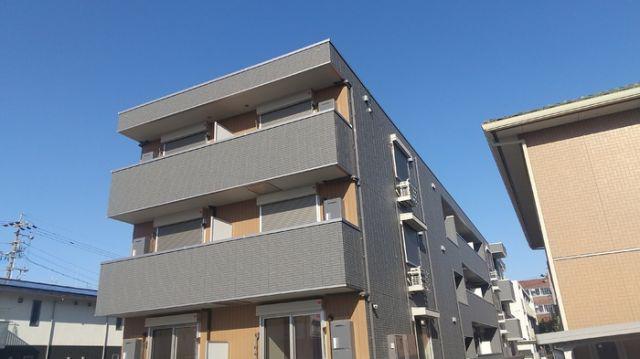 地下鉄鶴舞線 浄心駅 徒歩8分 3階建 築4年