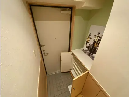 YOU.Iビル(1LDK/2階)の玄関写真