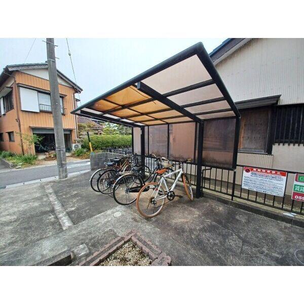 近鉄名古屋線 磯山駅 徒歩13分 2階建 築32年