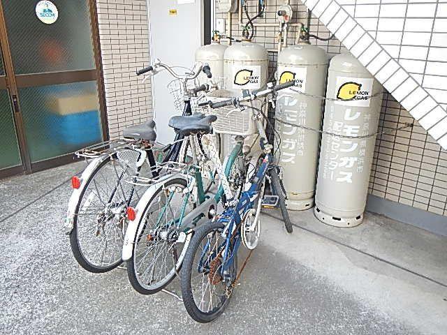 石塚ビル