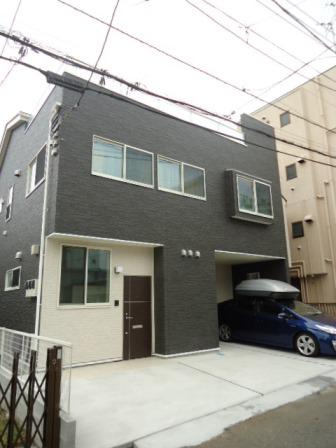 I HOUSE