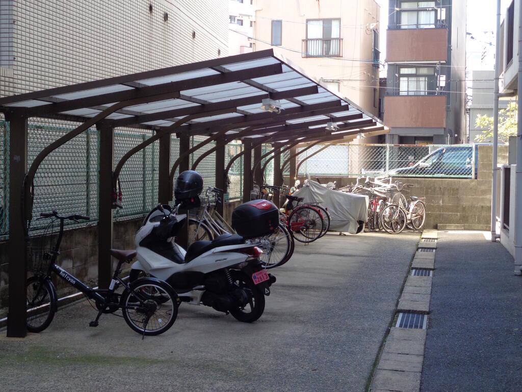 ホワイトパレス北九大前