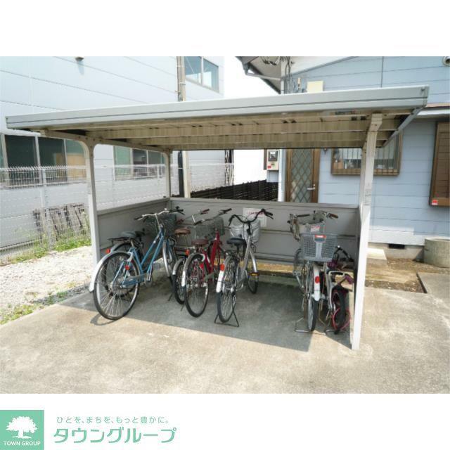 ニュークレセントビルA