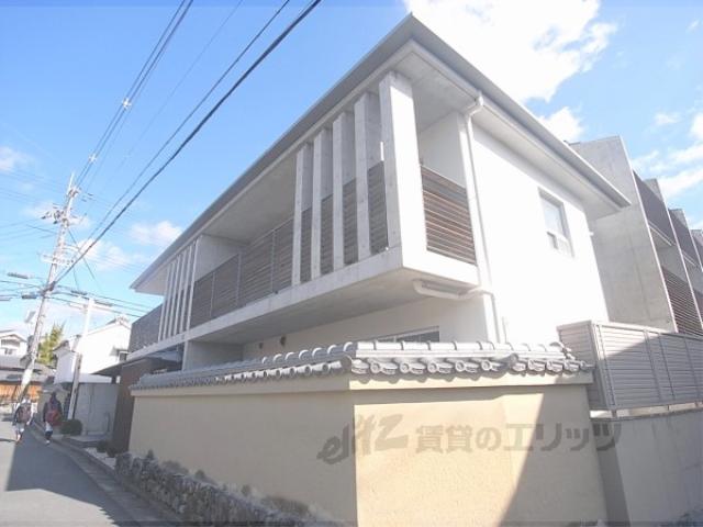 W DECO