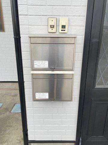 ファミールあじさいA