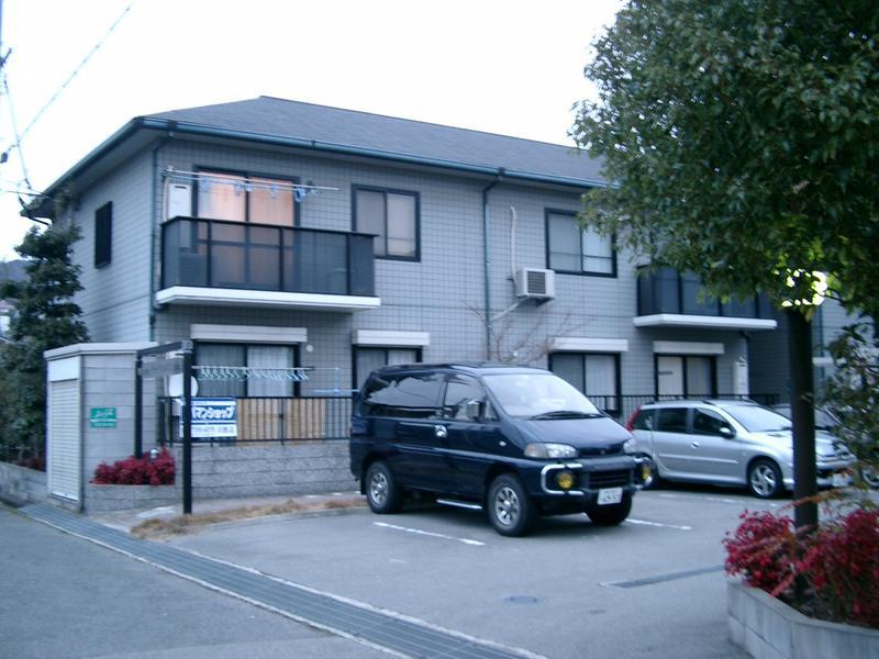 ラークヒルズ 弐番館(2DK/1階)