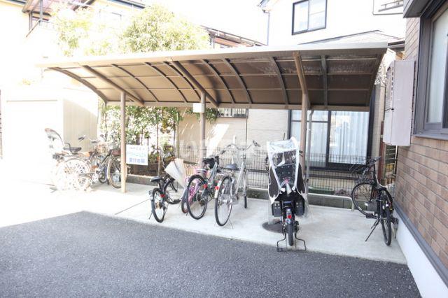 リリー坂下A/B