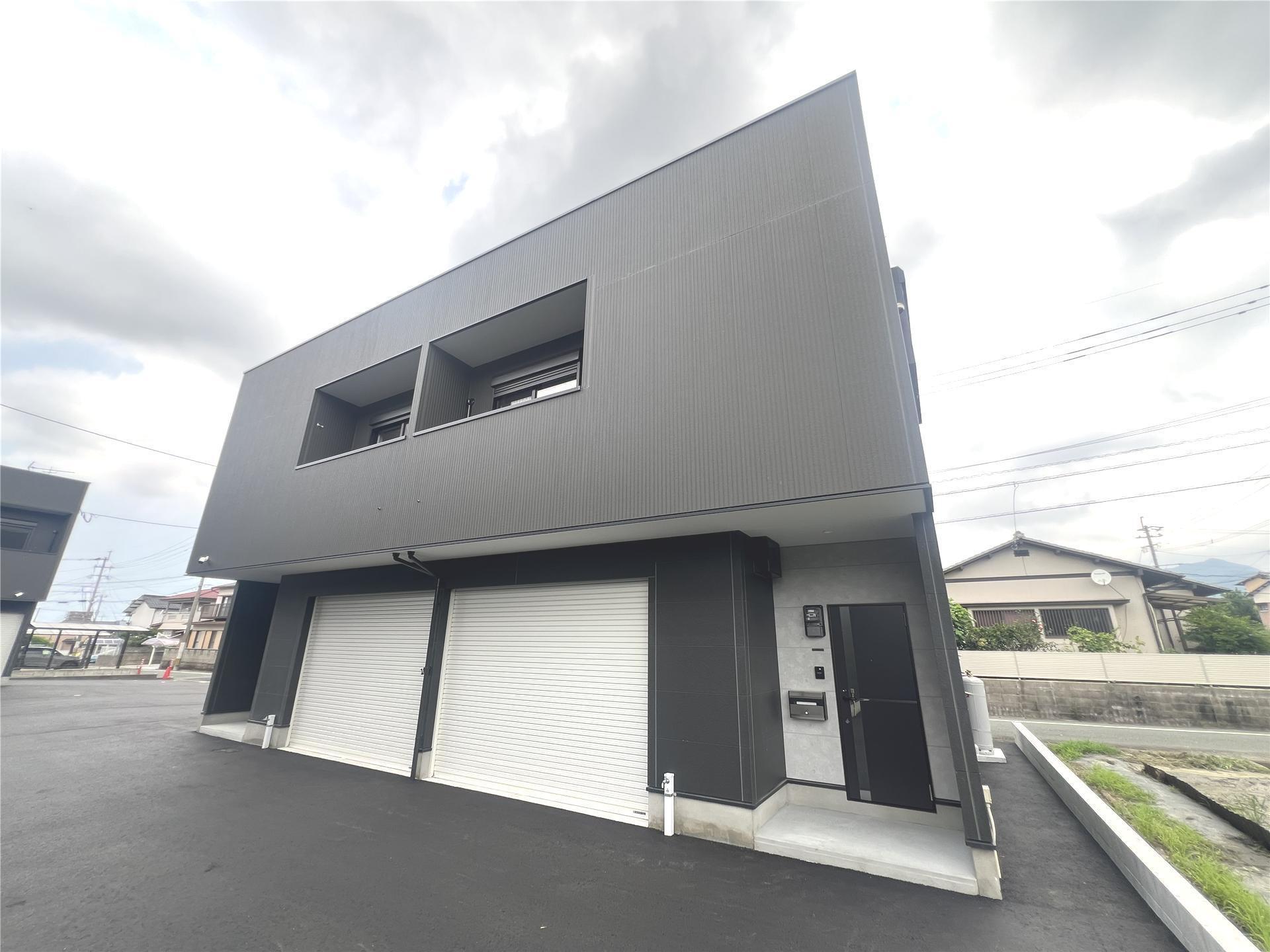 ラグナ・セカGARAGEIV A棟