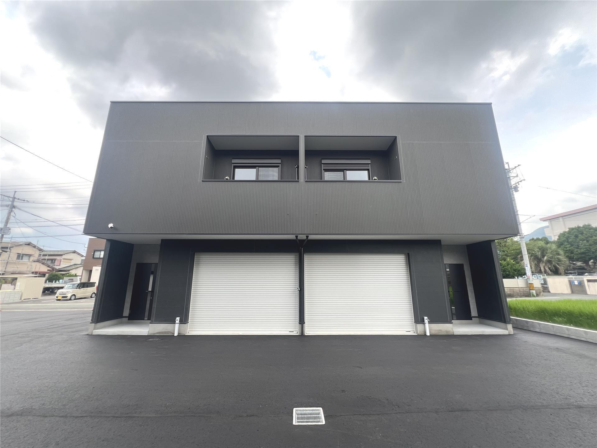ラグナ・セカGARAGEIV A棟
