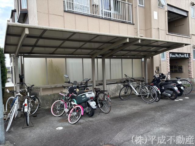 グリンピアパーツ近見