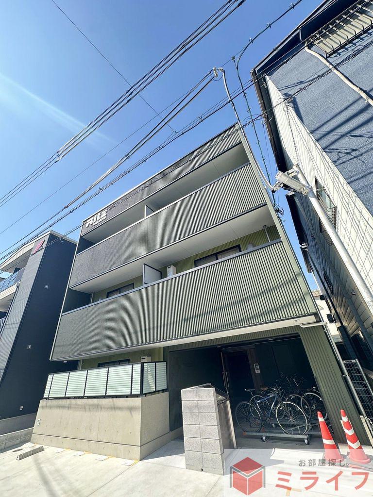 RITZSQUARESTREAMI