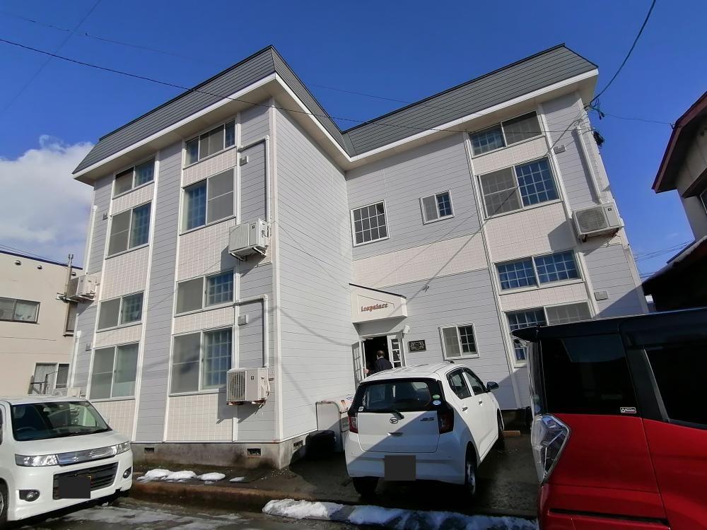 LEGEND HOUSE