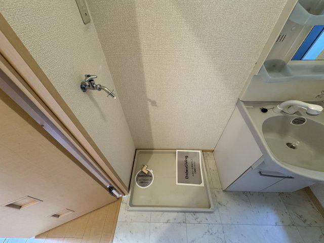 ドミール六条(1LDK/1階)の間取り写真