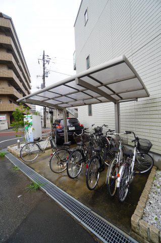 アリュール