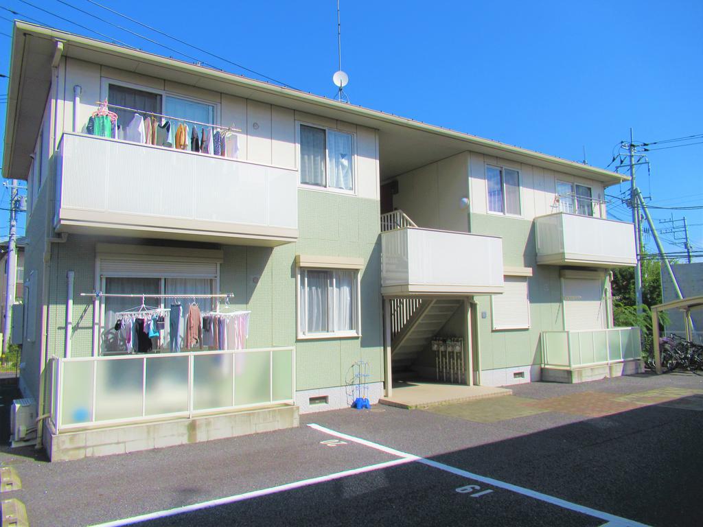 藤栄三番館