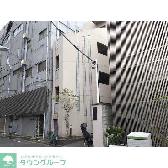 TRUTH HOUSE