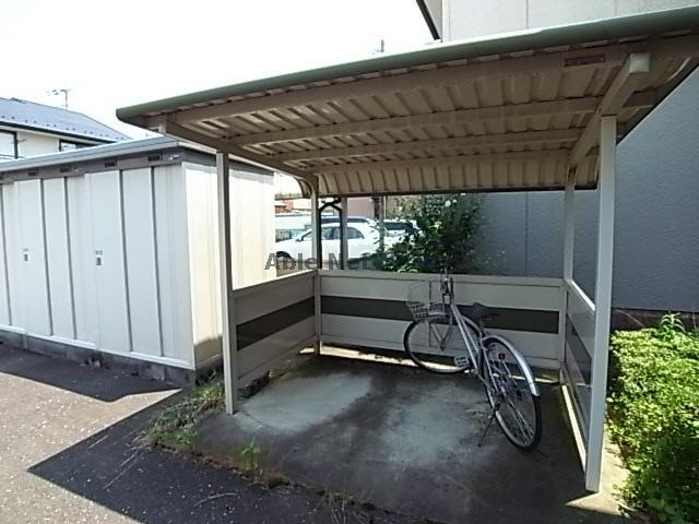 夏梅ビレッジA棟