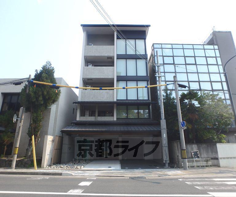 THE RESIDENCE 文化庁前