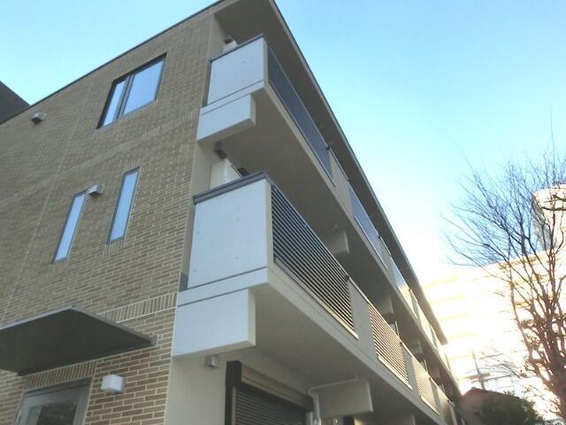 RYUS COURT