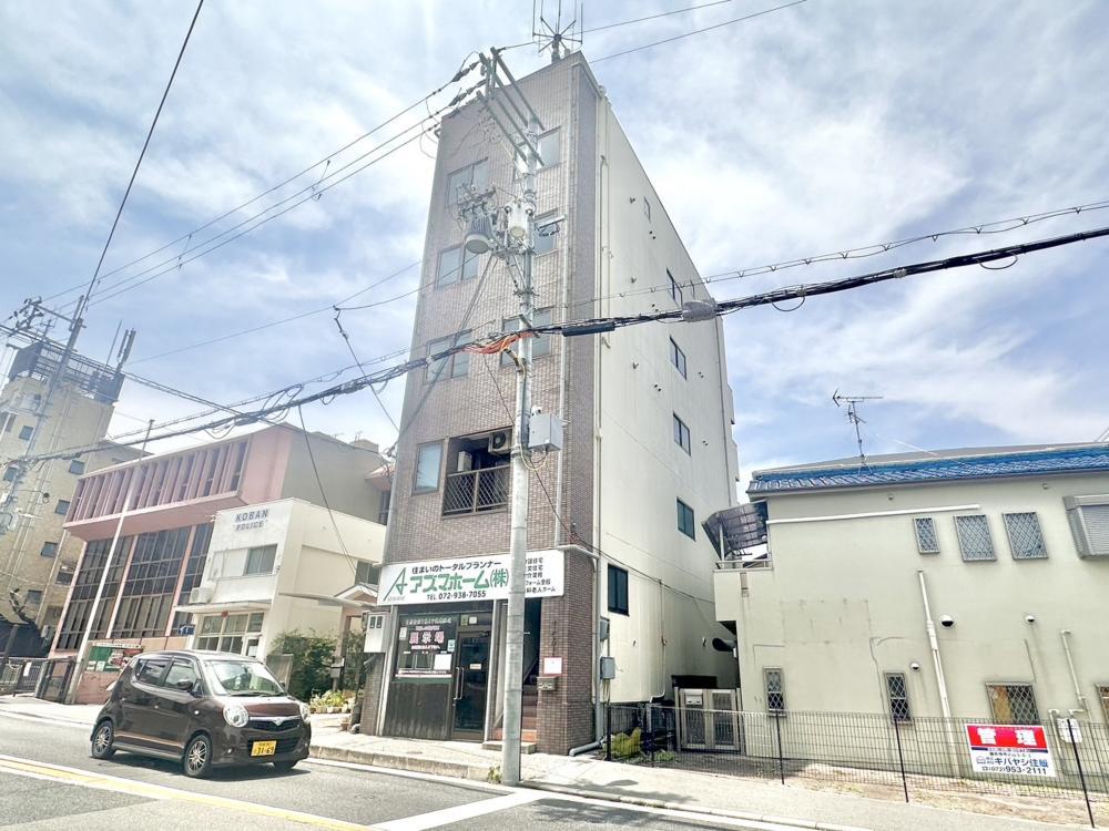 イーストコート