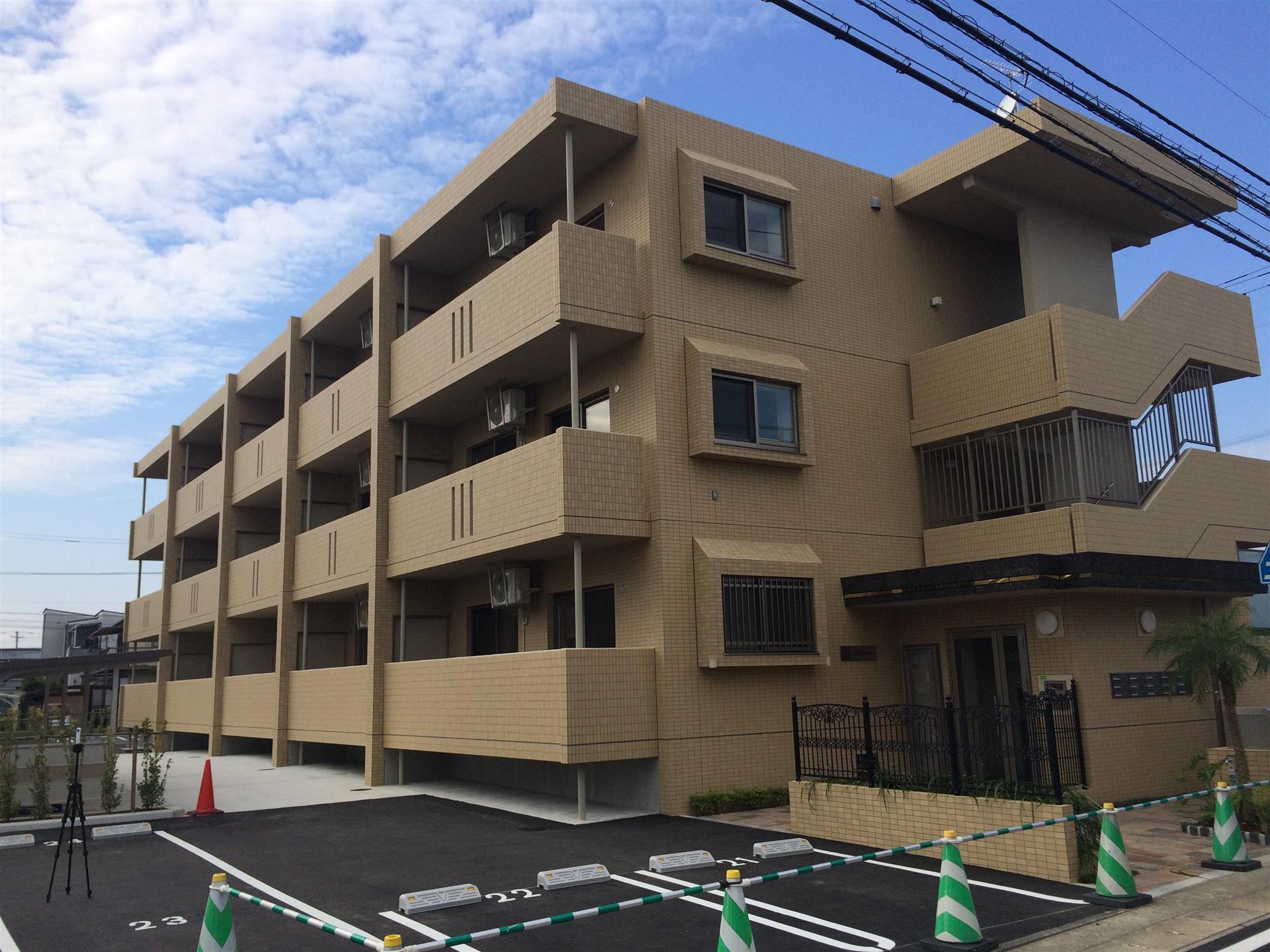 クレスト小松